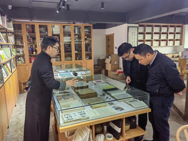 師宗縣考察團(tuán)赴昆明開展東西部協(xié)作調(diào)研走訪和學(xué)習(xí)交流241.bmp